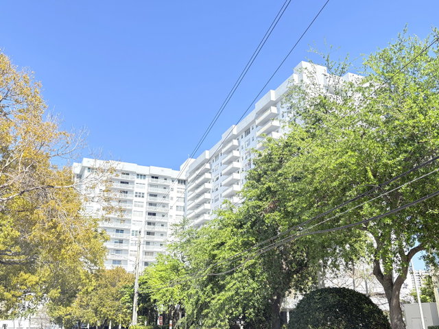 Golden Surf Towers Condo photo 2